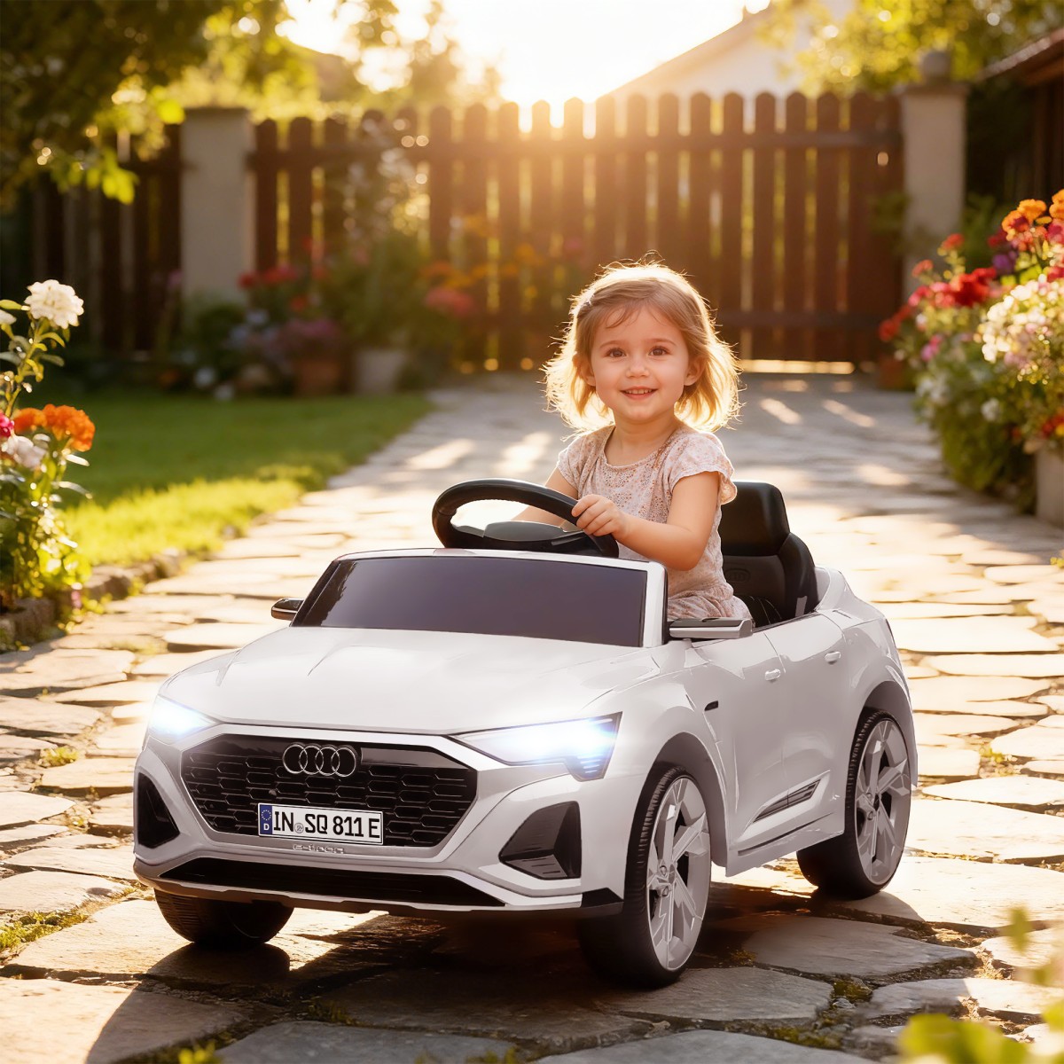 Ηλεκτρικό παιδικό αυτοκίνητο, 12V Audi Q8, 3-5 km/h, τηλεχειριστήριο, προβολείς, μουσική, λευκό
