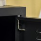 Κομοδίνο Πλαϊνό Τραπέζι με Ρυθμιζόμενο Ράφι Πόρτα Κοδινό για Υπνοδωμάτιο Σαλόνι Μεταλλικό Μαύρο 50 x 40 x 47,5 cm