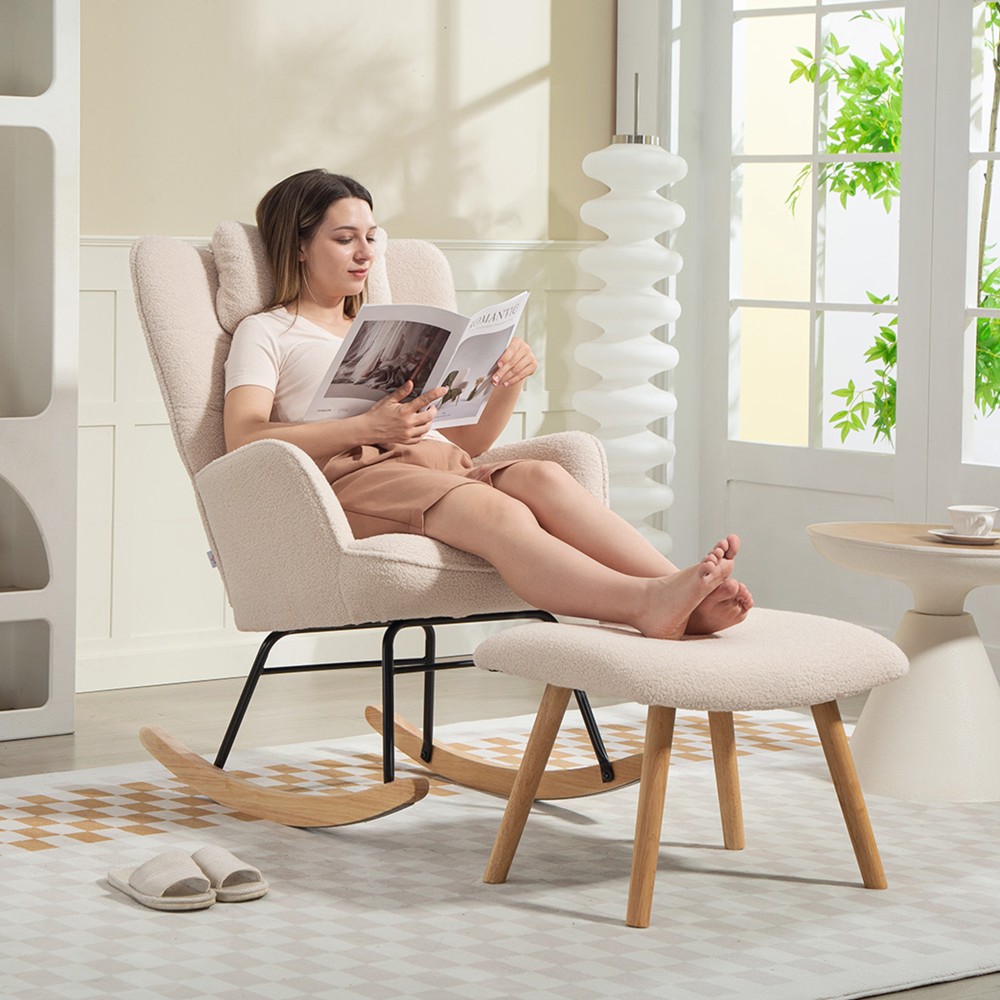 Κουνιστή πολυθρόνα με υποπόδιο Μαλακό κάλυμμα fleece Ξύλινο μαξιλάρι για πόδια Κουνιστή καρέκλα με ψηλή πλάτη Μπεζ