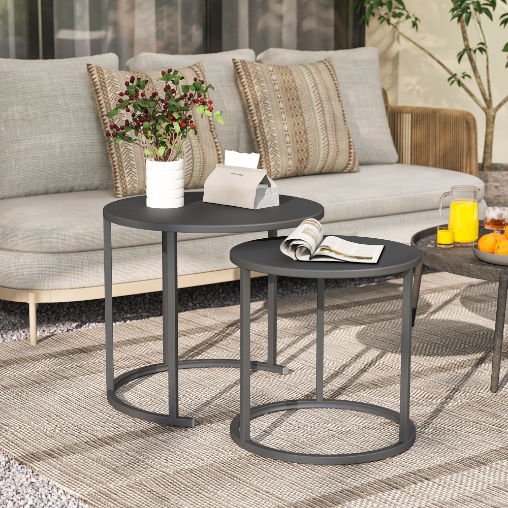 Σετ 2 βοηθητικά τραπέζια, στοιβαζόμενα τραπέζια κήπου, στρογγυλά, ανθεκτικά στις καιρικές συνθήκες, τραπέζια μπαλκονιού από ατσάλι, εξοικονόμηση χώρου, σκούρο γκρι