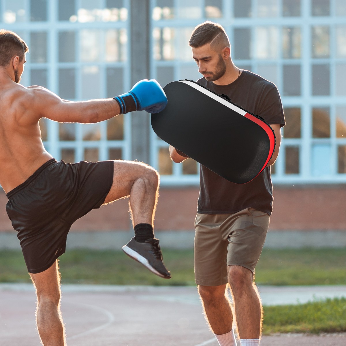 Kick pad για Muay Thai, kickboxing, κάλυμμα από ψεύτικο δέρμα, 0,4 kg, 38x20x18 cm, μαύρο/κόκκινο/άσπρο
