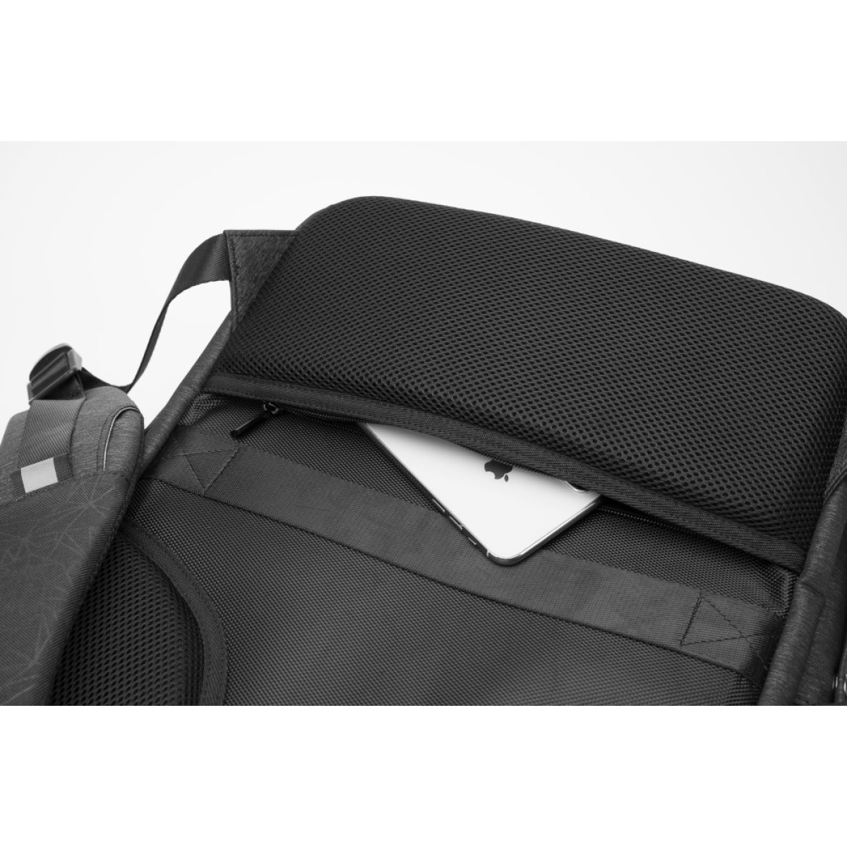 ARCTIC HUNTER τσάντα πλάτης B00218-BK με θήκη laptop 15.6", μαύρη