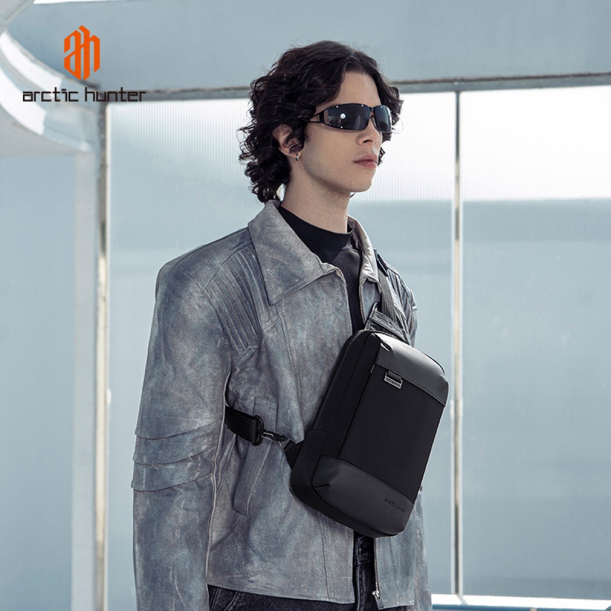 ARCTIC HUNTER τσάντα Crossbody XB00829, 3L, μαύρη