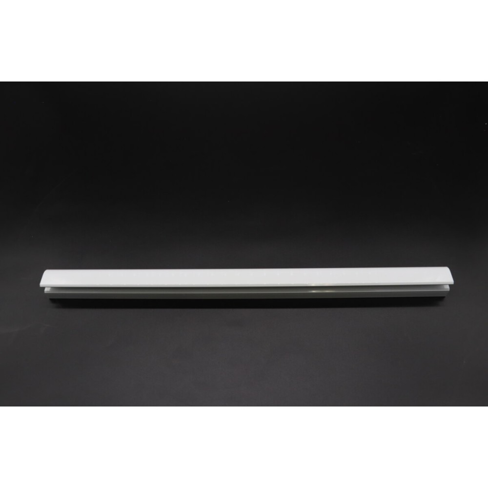SC58 - Back Pole (White)