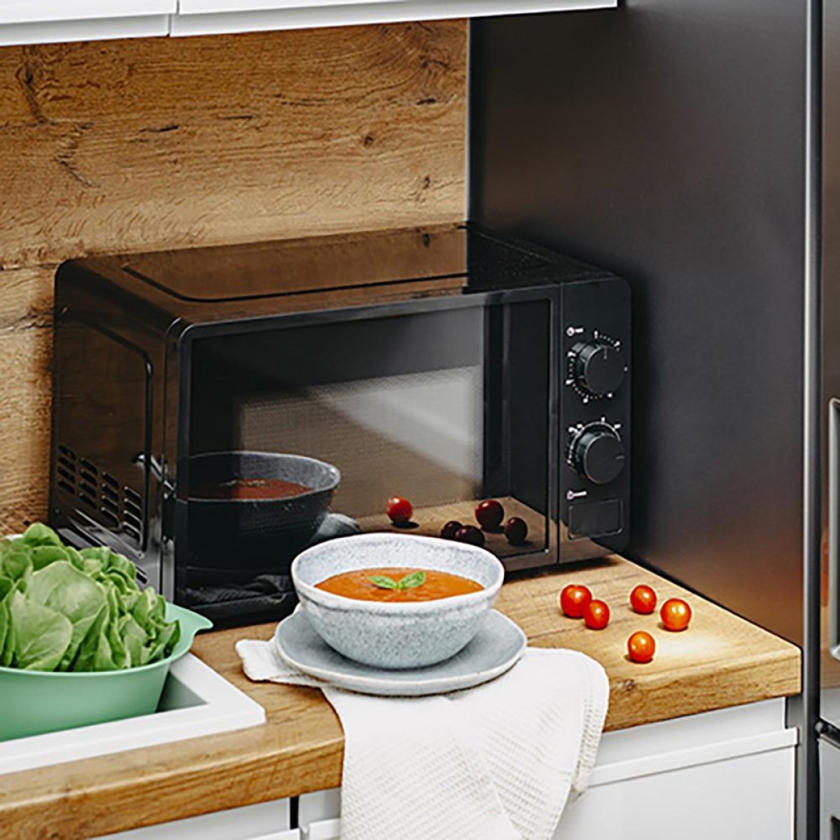 Φούρνος μικροκυμάτων Adler 20lt 700W μαύρος