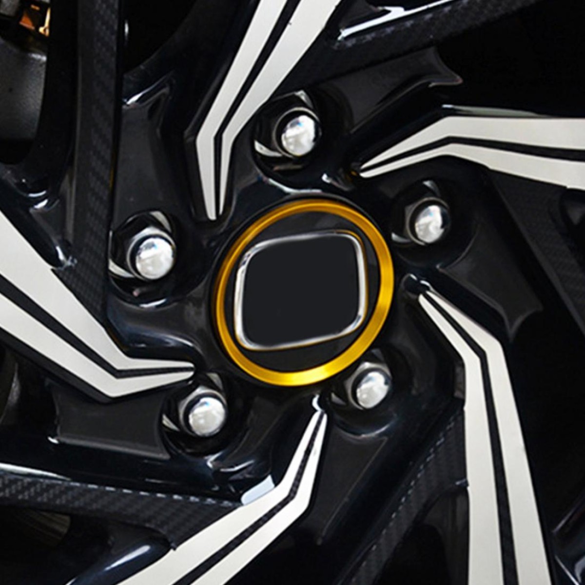 4 PCS Car Metal Wheel Hub Decoration Ring for BMW 5 Series 2018 (Gold)