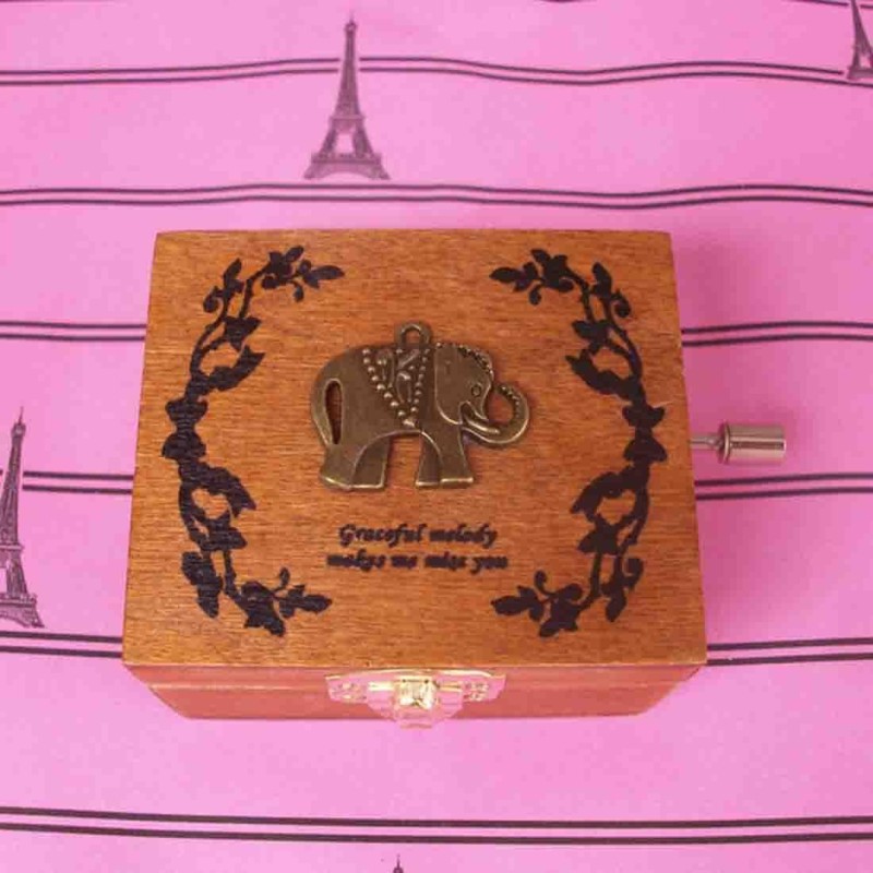 Home Decor Creative Exquisite Retro Wooden Birthday Decorations Music Box, Random Style Delivery