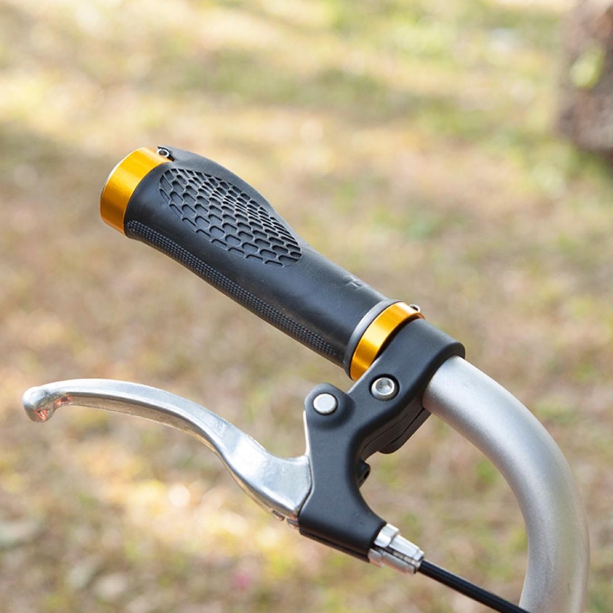 OQSPORT 2 PCS Bike Hand Grips Covers Bilateral Lock MTB Bicycle Anti-slip Handlebar Grips