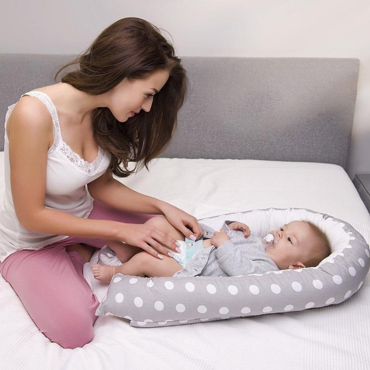 80*50cm  Baby Bed Newborn Nursing Bionic Bed Crib Cot Baby Sleeping Artifact Bed Travel Bed Bumper(BY-2021)