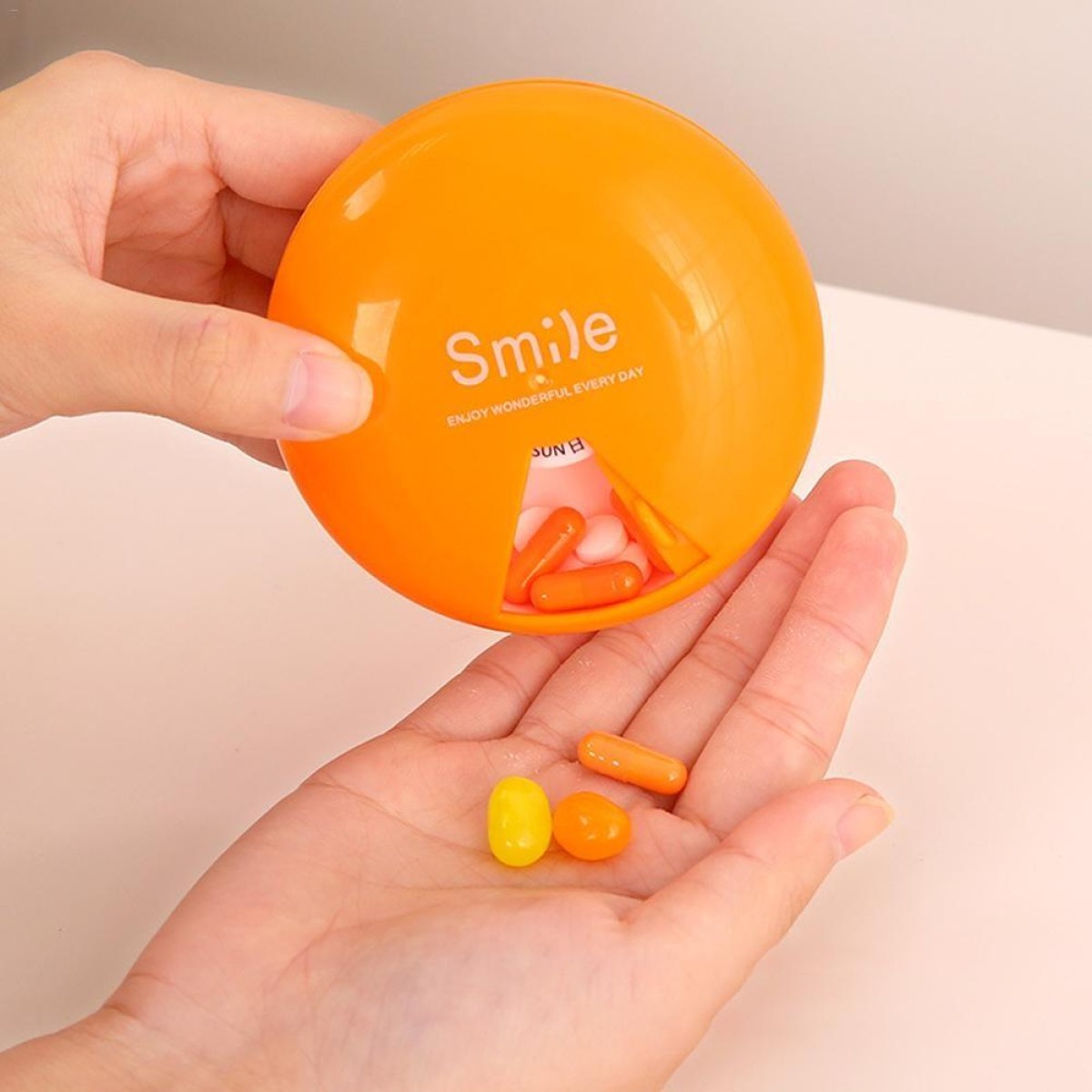Portable 7 Days Drugs Pill Container Rotation Pillbox(Orange)