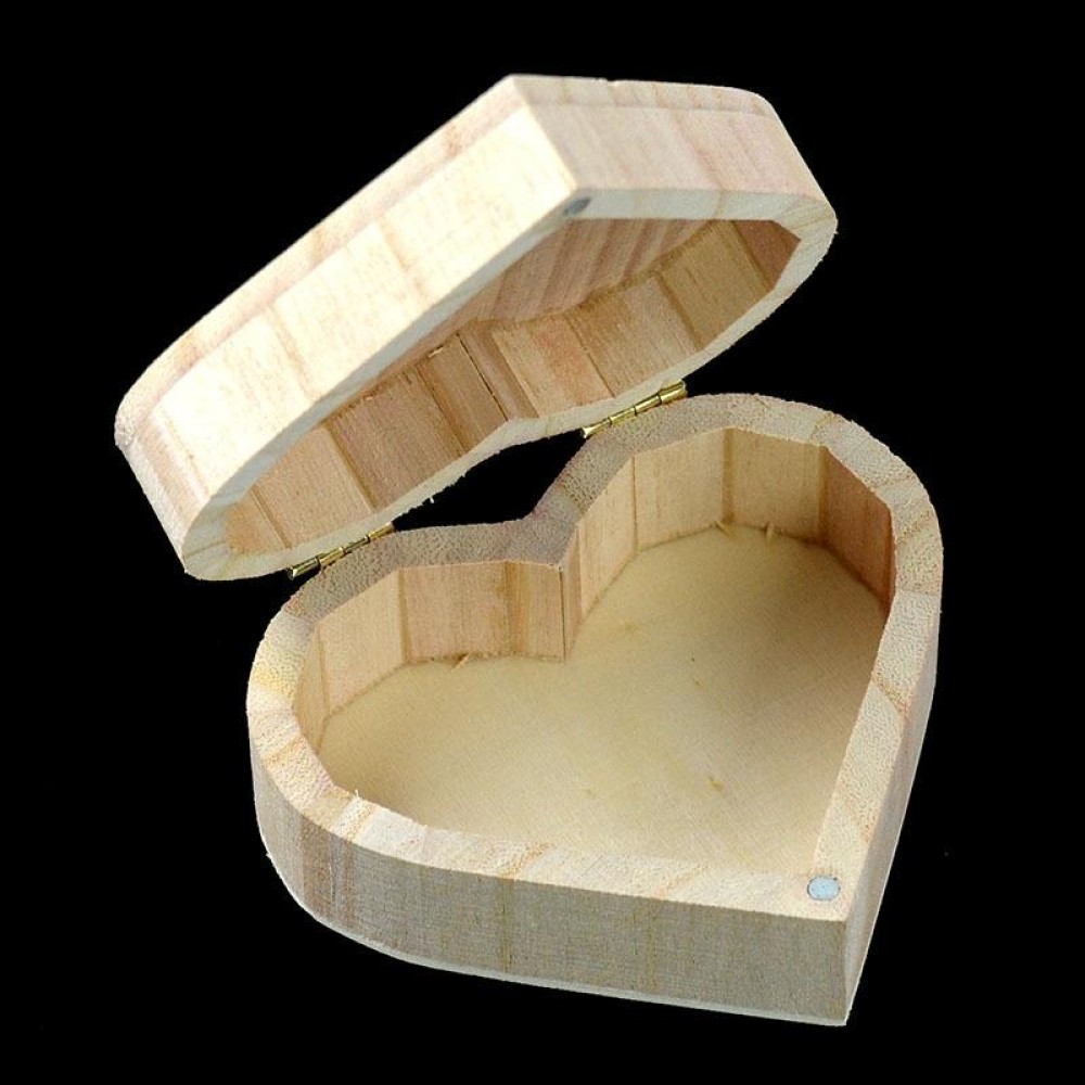 Crafts Magnet Buckle Love Box Daily Makeup Retro Heart-shaped Wooden Storage Box