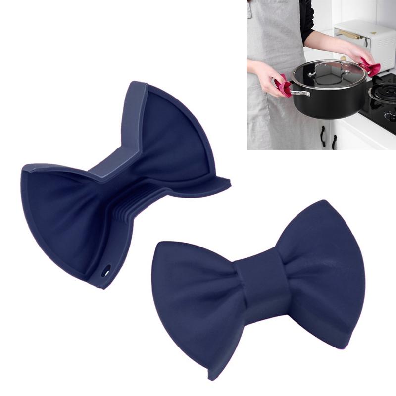 1 Pair Bowknot Silicone Insulation Clip Creative Kitchen Practical Gadgets(Dark Blue)