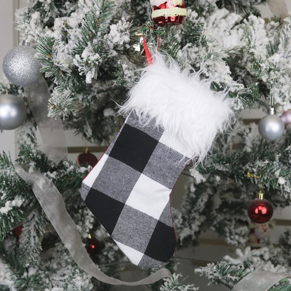 Christmas Tree Ornaments Decoration Supplies Gift Bag Plush Christmas Socks Gift Bag Pendant(Black and White)