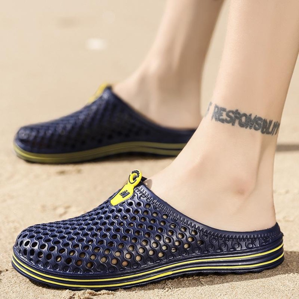 X902 Summer Beach Shoes Non-slip Flip Llops Couple Slippers Men Hole Shoes, Size: 43(Blue)
