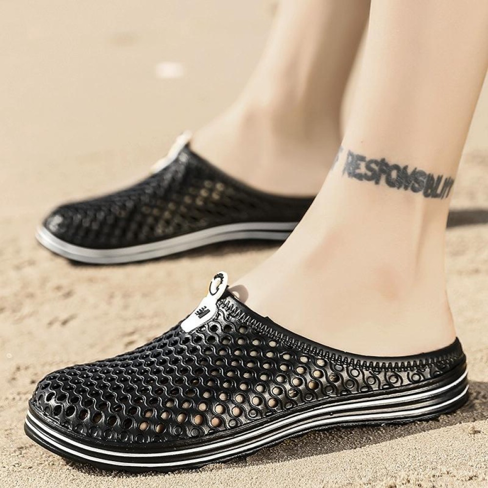 X902 Summer Beach Shoes Non-slip Flip Llops Couple Slippers Men Hole Shoes, Size: 43(Black)