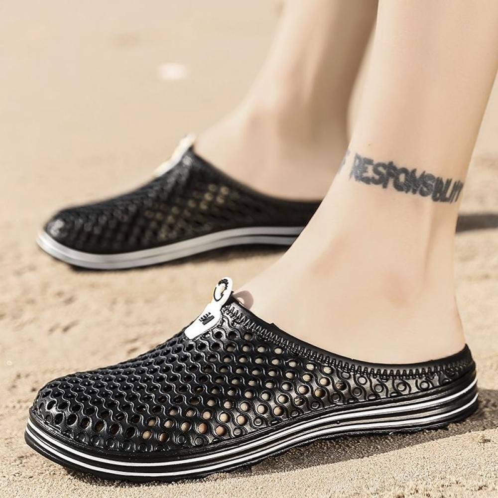 X902 Summer Beach Shoes Non-slip Flip Llops Couple Slippers Men Hole Shoes, Size: 44(Black)