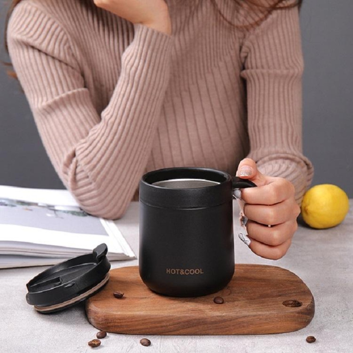 Round Bottom Flip Lid Office Cup Drinking Cup With Handle, Capacity: 350ml(Black)