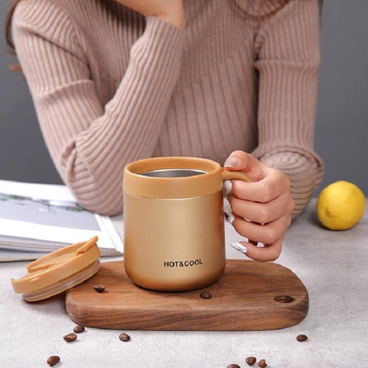 Round Bottom Flip Lid Office Cup Drinking Cup With Handle, Capacity: 500ml(Gold)