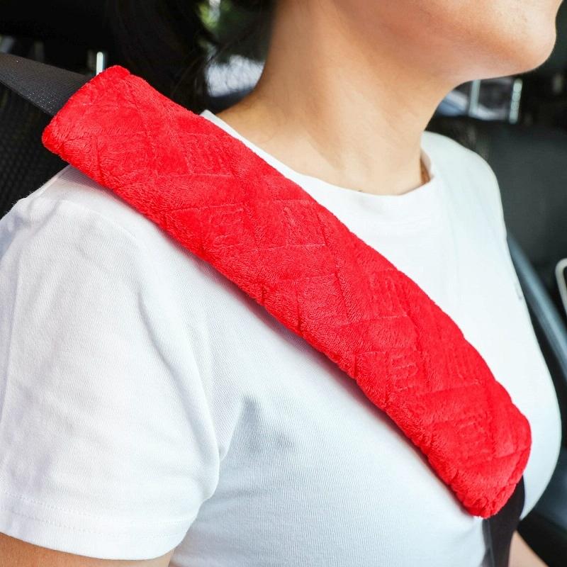 1pair Car Plush Seat Belt Embroidered Shoulder Pad Cover(Red)
