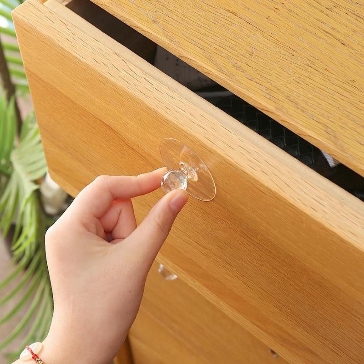 2pcs /Pack Invisible Cabinet Drawer Suction Cup Sticky Handle Acrylic Self-Adhesive Closet Glass Handle