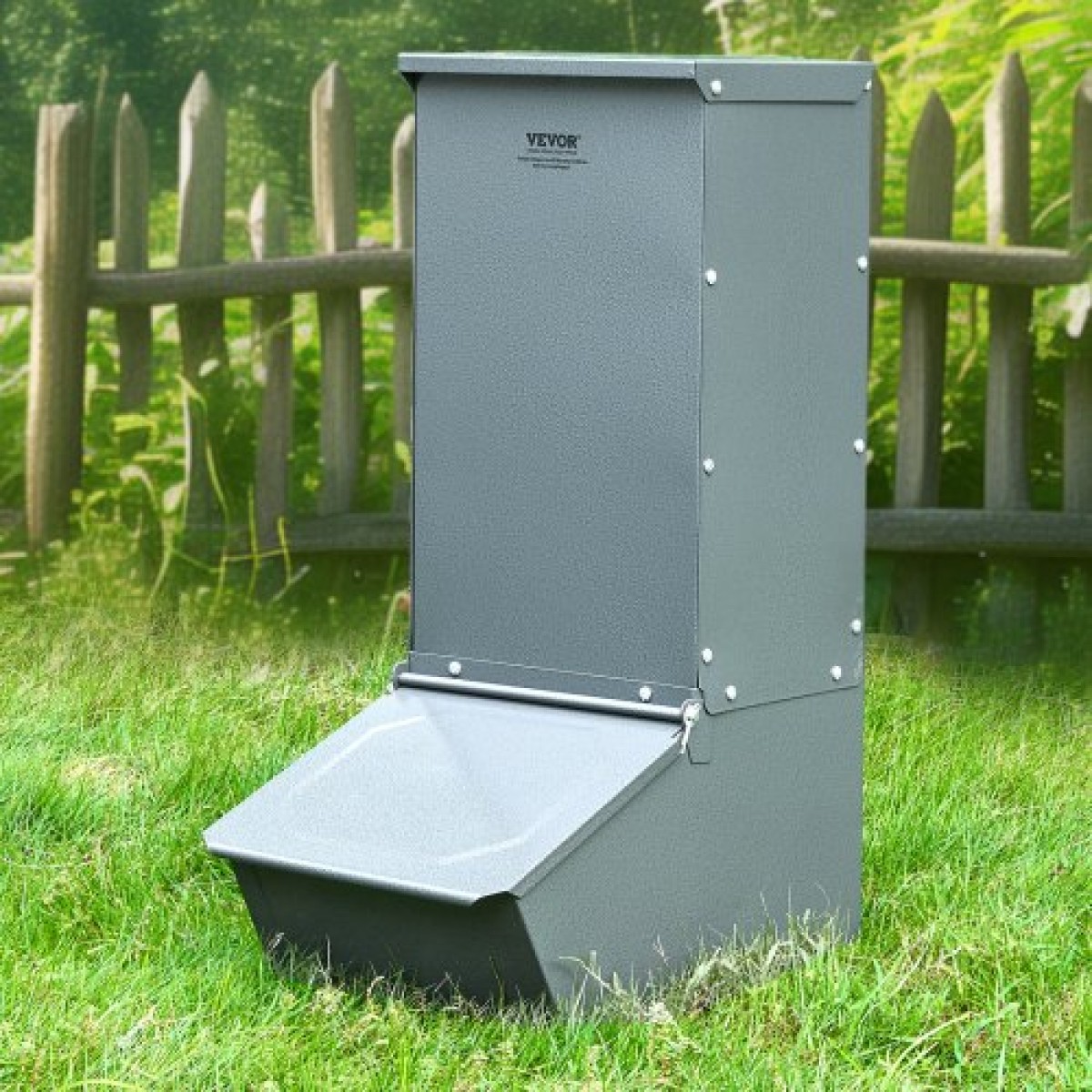 VEVOR Hog Feeder, 2.2 Bushel Capacity, Single Door Pig Feeder, Heavy Duty Steel Feeder Piglets, Multipurpose Trough feeder Creep Feeder, Outdoor Livestock Feeder Farm αξεσουάρ για τάισμα έως 5 γουρουνιών