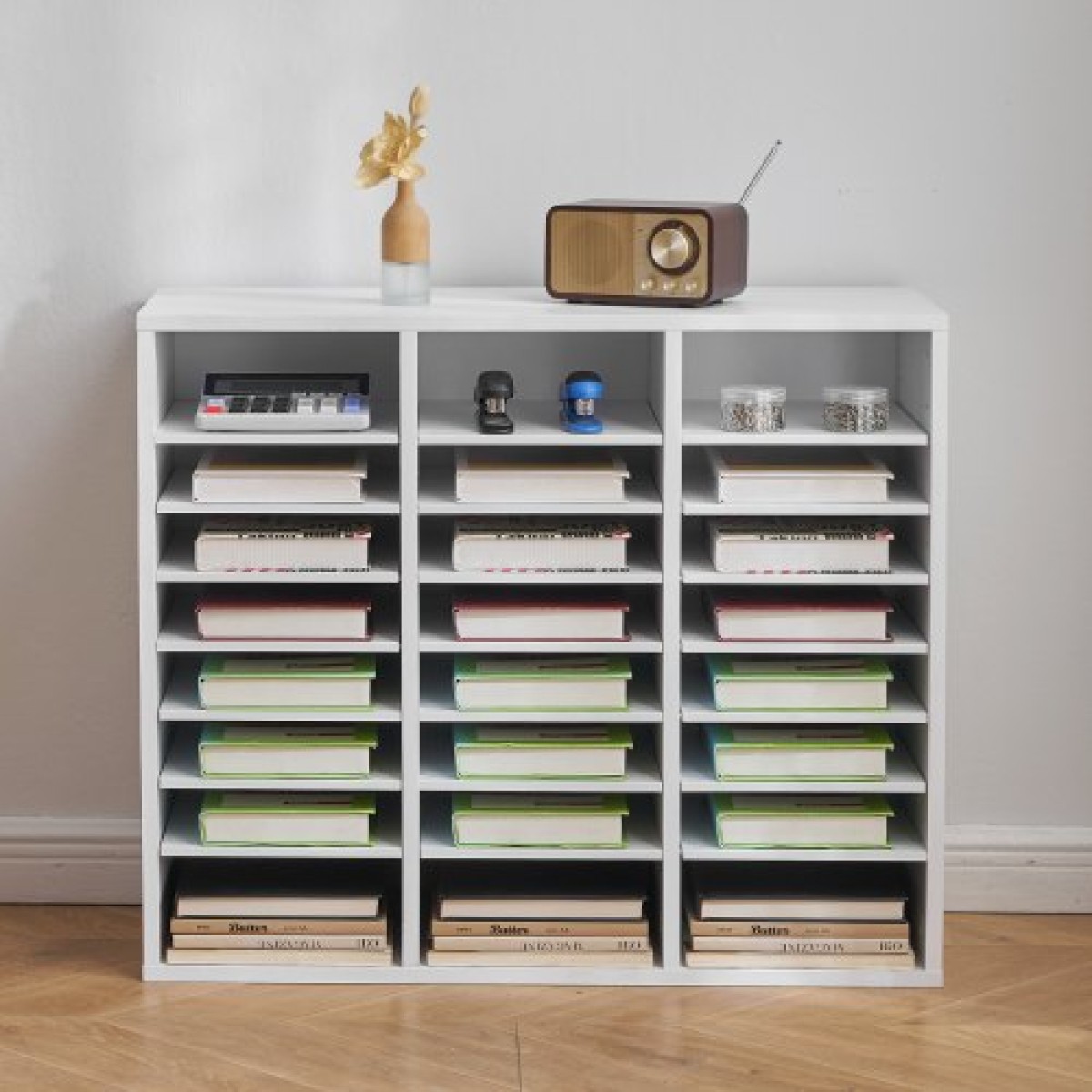 VEVOR Literature Organizer, Γραμματοκιβώτιο γραφείου 24 θέσεων με ρυθμιζόμενα ράφια, Ξύλινη θυρίδα ταξινόμησης μεσαίας πυκνότητας Fiberboard Office Home Classroom Αποθήκευση για αρχεία, έγγραφα, χαρτιά, λευκό