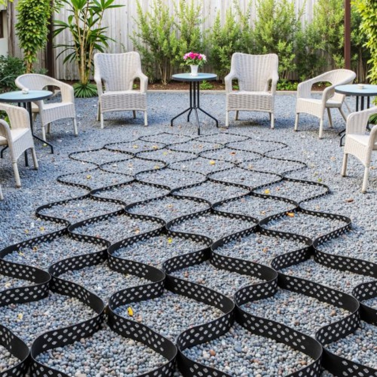 VEVOR Gravel Grid, 2 inch Depth, 17,06 x 8,86 FT / 5200 x 2700 mm, 1880 LBS Per Sq ft Grass Ground Retainer, Permeable Geo Grids Driveway Stabilization, for Garden, Patio, Walkway, RV Parking Slopes