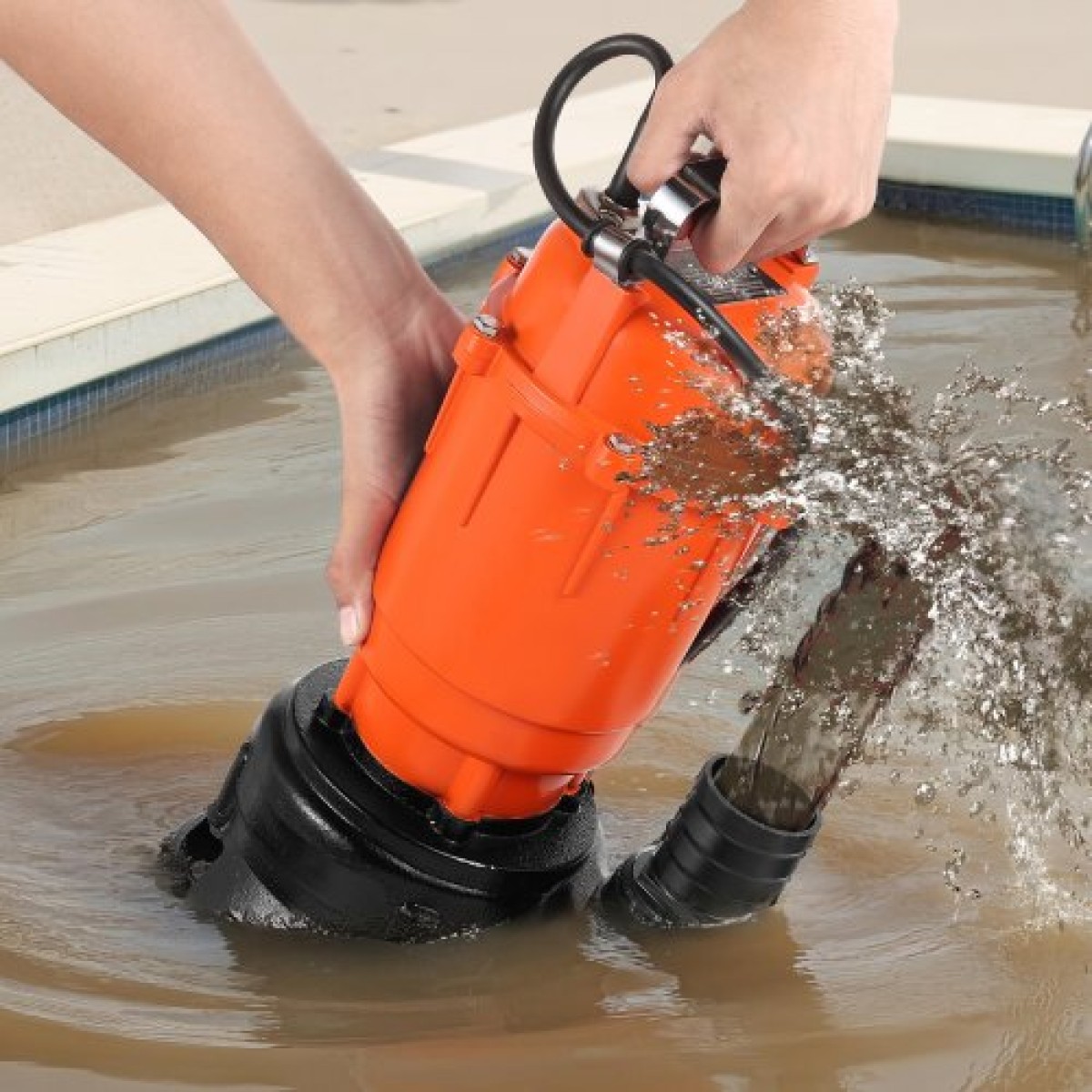 Υποβρύχια αντλία απορριμμάτων VEVOR 550W, 18000 L/H, Υποβρύχια αντλία αποχέτευσης από χυτοσίδηρο με 2 σε κατάθλιψη, 10M Max Lift, Αποστράγγιση βρώμικου καθαρού νερού, για πισίνες, κήπο, λίμνη, υπόγειο, πλημμυρισμένες περιοχές
