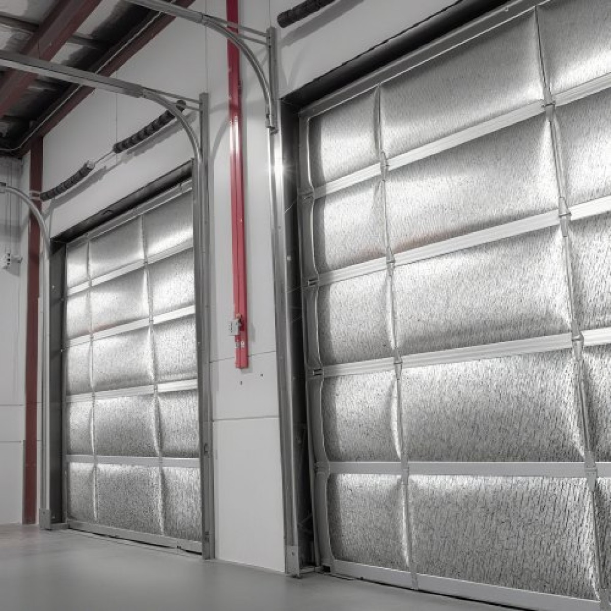 VEVOR Reflective Insulation Roll, 2 Carage Door Thermal Insulation Kit, 6mm 5,49 m x 0,61 m, 4 Rolls Foil Aluminum EPE Foam Radiant Barrier, White Heat Shield PE για γκαραζόπορτες