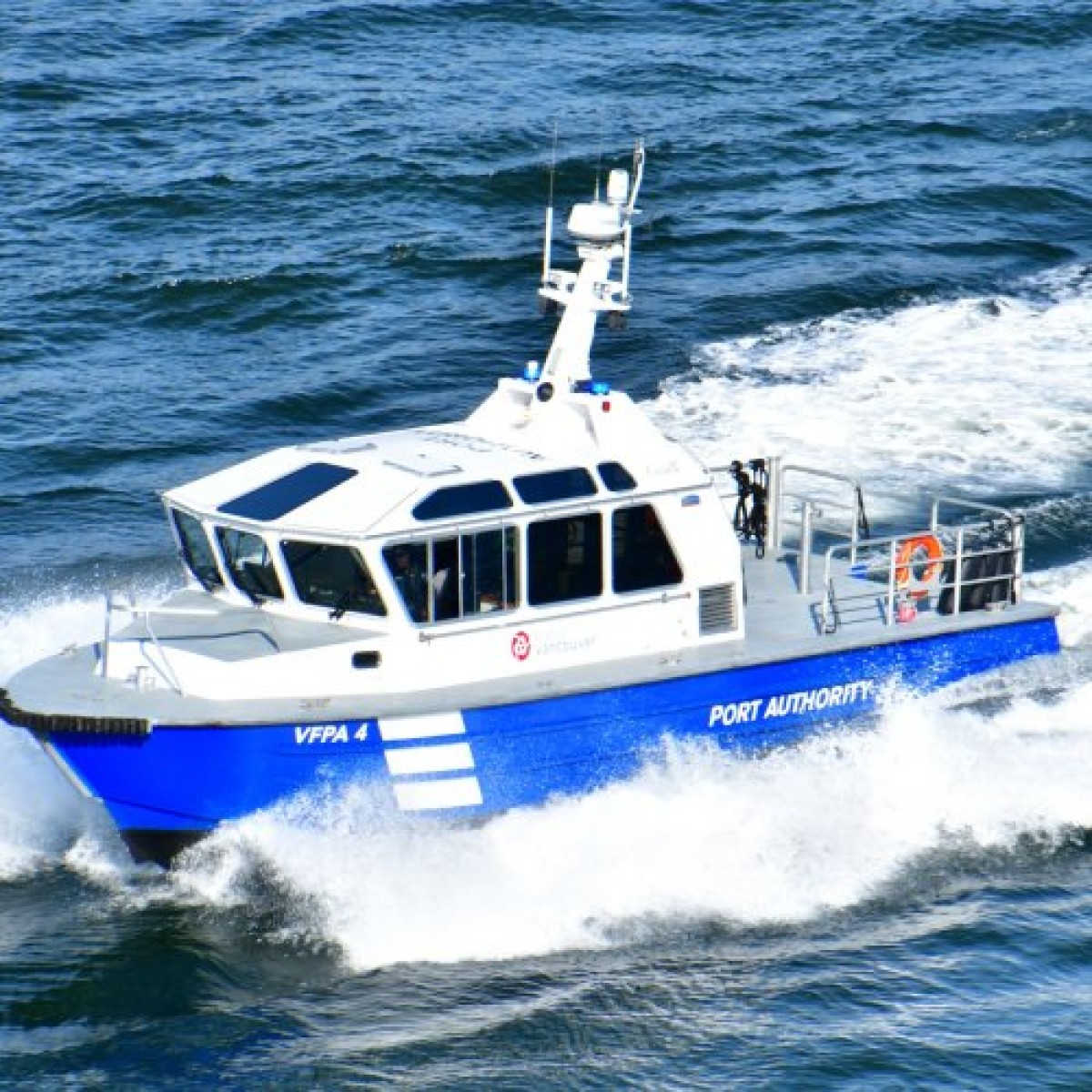 VEVOR Hydraulic Steering Kit, 70kW (90 HP), Marine Boat Hydraulic Steering System, με αντλία πηδαλίου 6,9 MPa/1000 psi, κύλινδρο κλειδώματος διπλής κατεύθυνσης και σωλήνες υψηλής αντοχής 7,32 m, για χρήση σε έναν σταθμό, χρήση ενός κινητήρα