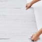 VEVOR Αυτοκόλλητα πλακάκια δαπέδου βινυλίου 390 x 23,6 ιντσών, πάχους 1,5 mm, ξεφλούδισμα & ραβδί, ανοιχτό γκρι ξύλινο δάπεδο DIY για κουζίνα, τραπεζαρία, υπνοδωμάτια και μπάνια, Εύκολη διακόσμηση σπιτιού