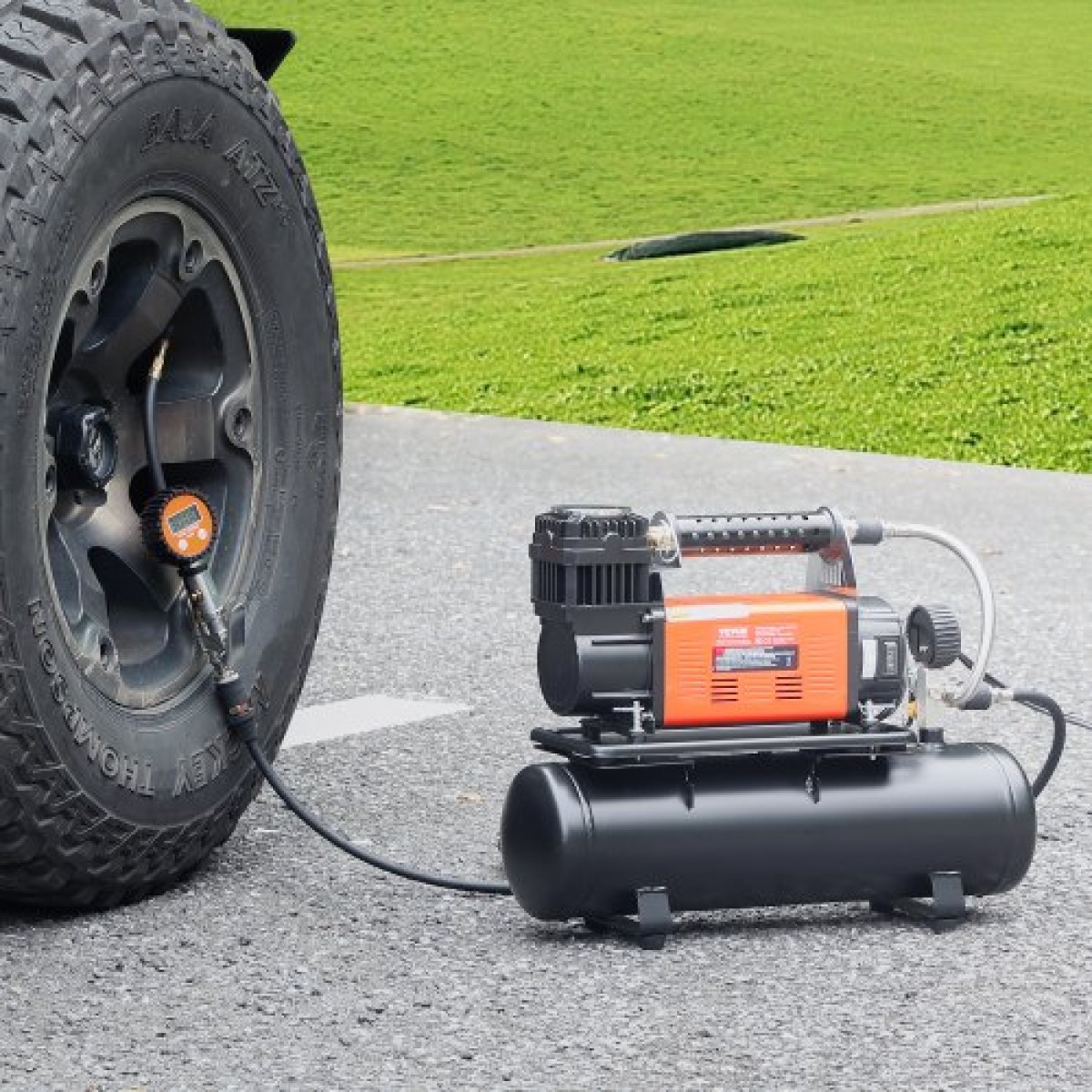 VEVOR 12V Heavy Duty Air Compressor with 6L Tank Kit, 6,35 CFM Portable Tire Inflator, 150 PSI Offroad Air Compressor with Digital Pressure Mauge Tire Inflator for Trucks Car SUV 4 x 4 Vehicle RV