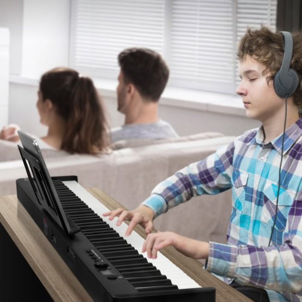 VEVOR 88 Key Folding Keyboard Piano, Bluetooth & MIDI, Φορητό ηλεκτρονικό ψηφιακό αναδιπλούμενο πιάνο με τσάντα πεντάλ για διατήρηση Ακουστικά με πλήκτρα αφής, επαναφορτιζόμενα για αρχάριους έφηβους, ενήλικες, μαύρο