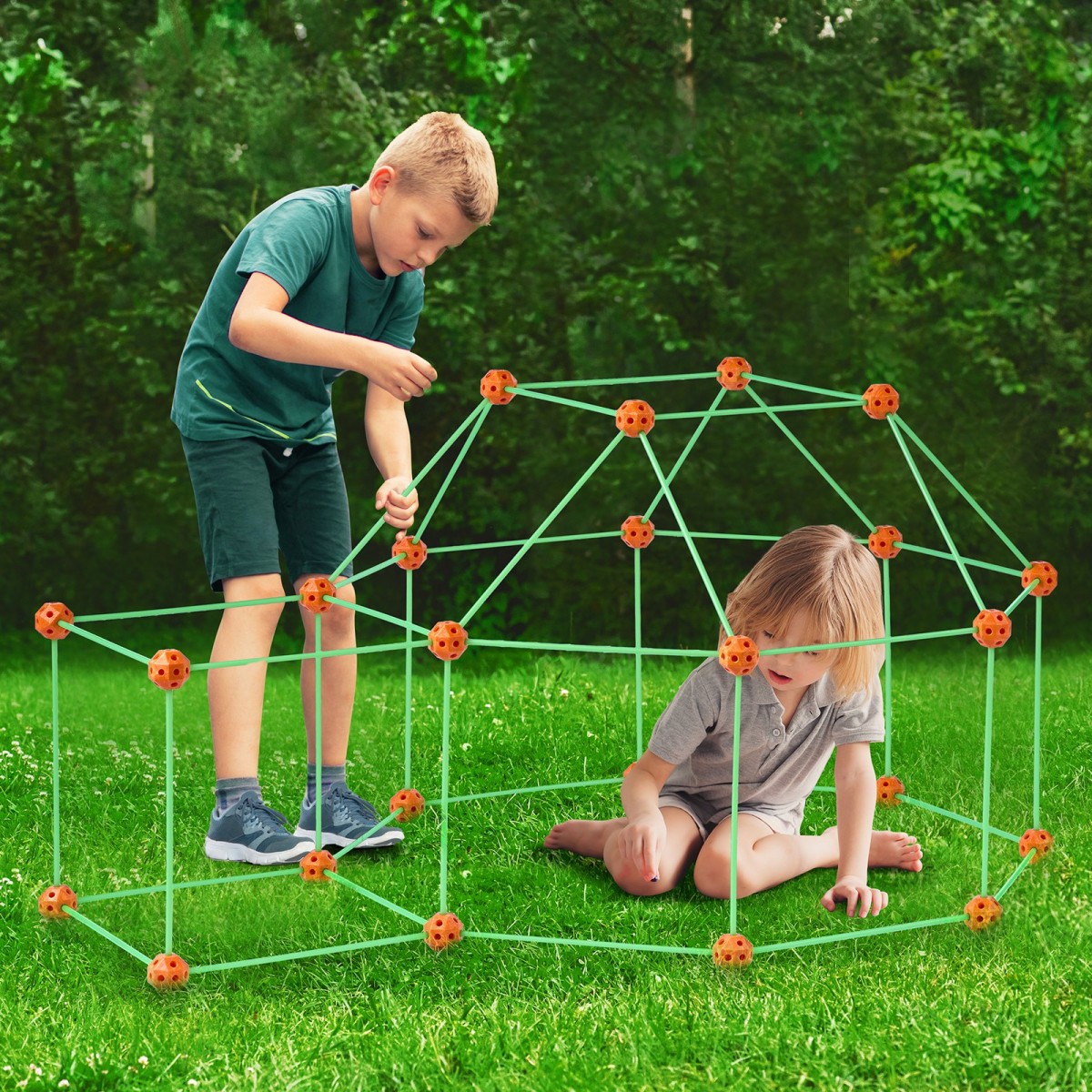 VEVOR Fort Building Kit for Kids, 140PCS Glow in The Dark STEM Building Toys, Εκπαιδευτικό δώρο για 4 5 6 7 8+ ετών Αγόρια & Κορίτσια Παιχνίδια κατασκευής σκηνής παιχνιδιού εσωτερικού χώρου με 96 ράβδους και 44 μπάλες