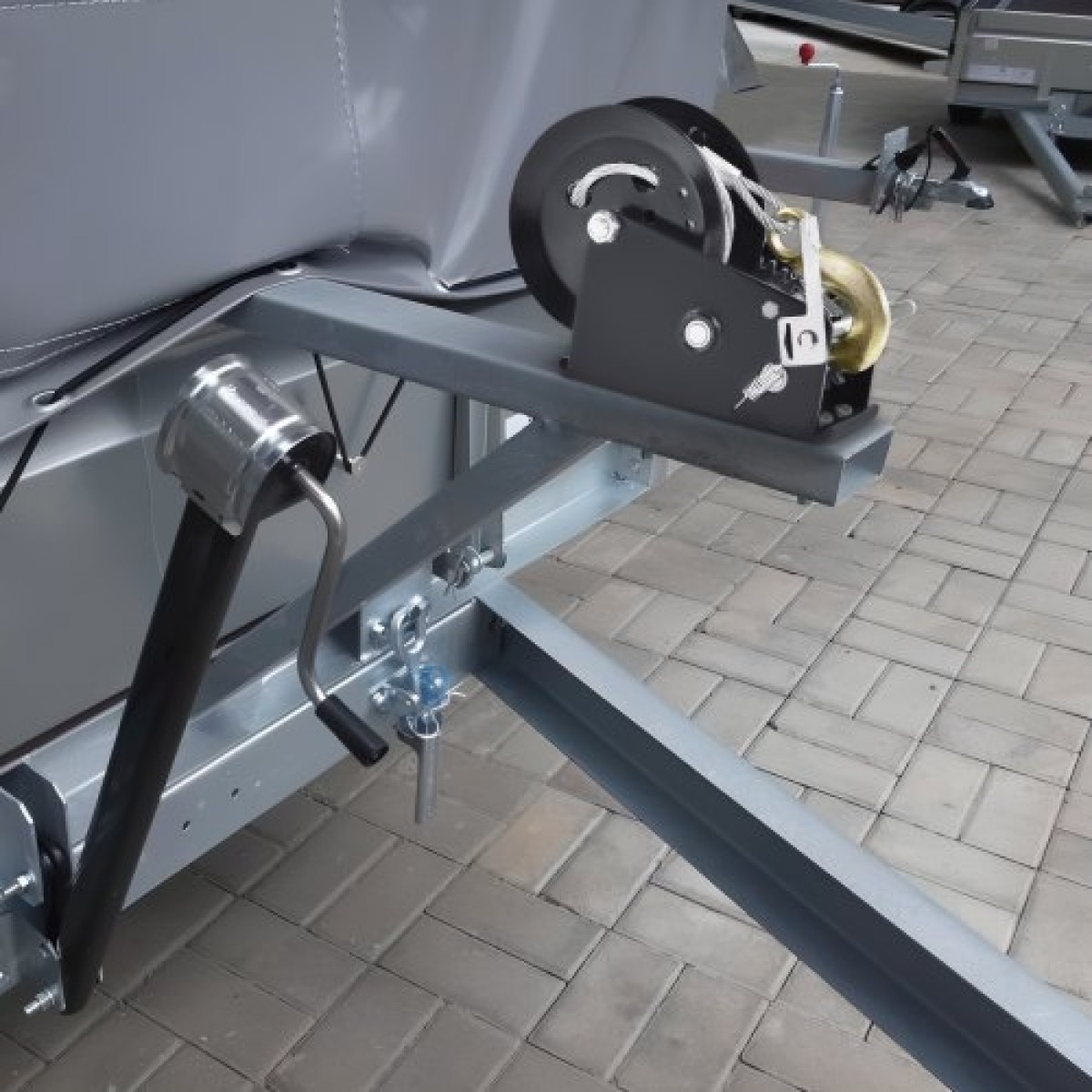 Βαρούλκο χειρός VEVOR, χωρητικότητα έλξης 1587,6 kg, Βαρούλκο ρυμουλκούμενου σκάφους Βαρούλκο βαρέως τύπου σχοινιού με συρμάτινο καλώδιο 1005,8 cm και καστάνια διπλής κατεύθυνσης, χειροκίνητο βαρούλκο με μανιβέλα για ρυμουλκούμενο ρυμουλκούμενο, σκάφος ή 