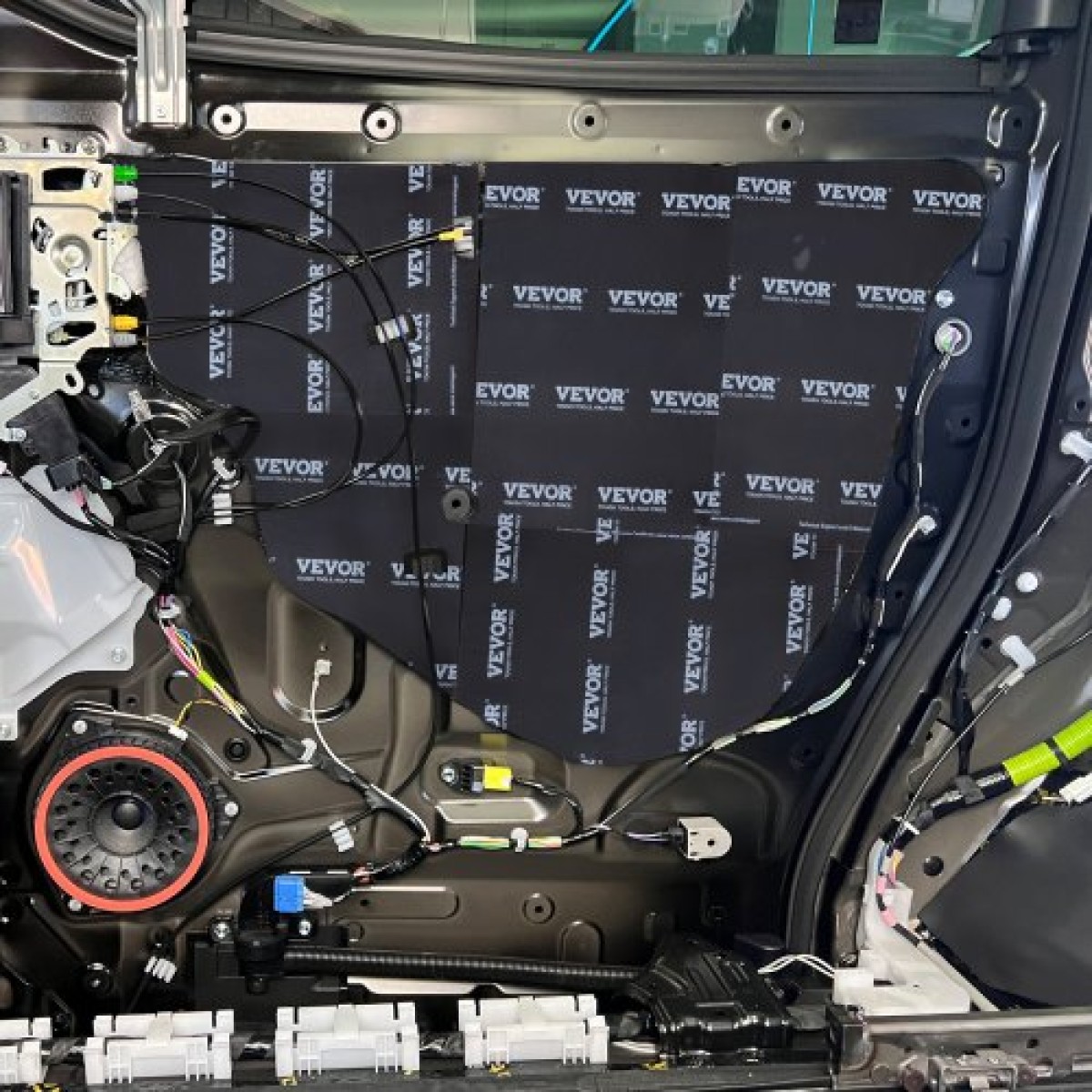 VEVOR Car Sound Deadening Mat, 200 mil 2,3sq.m Υλικό Ηχοαπόσβεσης Αυτοκινήτου, Βουτυλικό Αποσβεστικό Ήχου Αυτοκινήτων, Ηχομόνωση και Υλικό Απόσβεσης Δονήσεων για Αυτοκίνητο