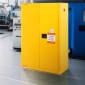 Εύφλεκτο ντουλάπι ασφαλείας VEVOR, 170,3 L, ντουλάπι αποθήκευσης εύφλεκτων υγρών από χάλυβα ψυχρής έλασης, 109 x 46 x 165,6 cm Αντιεκρηκτικό με 2 ρυθμιζόμενα ράφια 2 χειροκίνητες πόρτες για βιομηχανική χρήση, κίτρινο