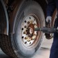 VEVOR 2,5 εκ. κλειδί κρούσης αέρα, Έξοδος αντίστροφης ροπής έως 3698,45 N·m 2,5 εκ. Πνευματικό πιστόλι κρούσης ελαφρύ με 2 λαβές για επισκευές και συντήρηση βαρέως τύπου