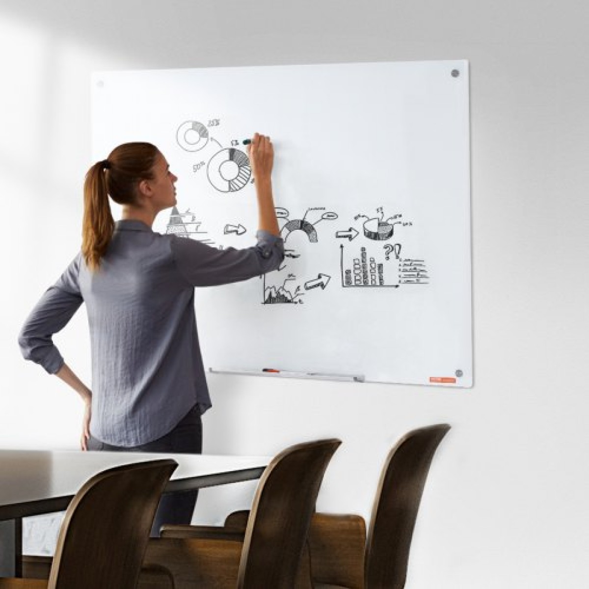 Λευκός πίνακας VEVOR Magnetic Glass, Dry Erase Board 1200 x 800 mm, Επιτοίχιος μεγάλος λευκός γυάλινος πίνακας χωρίς πλαίσιο, με δίσκο μαρκαδόρου, γόμα και 2 μαρκαδόρους, λευκό