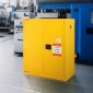 Εύφλεκτο ντουλάπι ασφαλείας VEVOR, 128,7 L, ντουλάπι αποθήκευσης εύφλεκτων υγρών από χάλυβα ψυχρής έλασης, 1095 x 460 x 1273 mm Αντιεκρηκτικό με 1 ρυθμιζόμενο ράφι 2 χειροκίνητες πόρτες κλεισίματος για βιομηχανική χρήση, κίτρινο