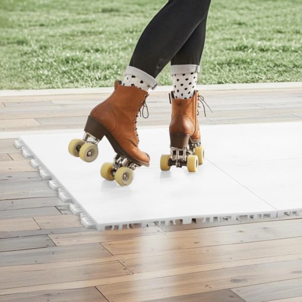 VEVOR Dryland Tiles for Hockey Floor Mat, 12 x 12 σε 15 τεμ. Συμπλεκόμενη ευέλικτη επιφάνεια προπόνησης, πλακάκια δαπέδου χορού, εξοπλισμός προπόνησης χόκεϊ για σκοποβολή (Ash Grey, 15 sq. ft/Box)