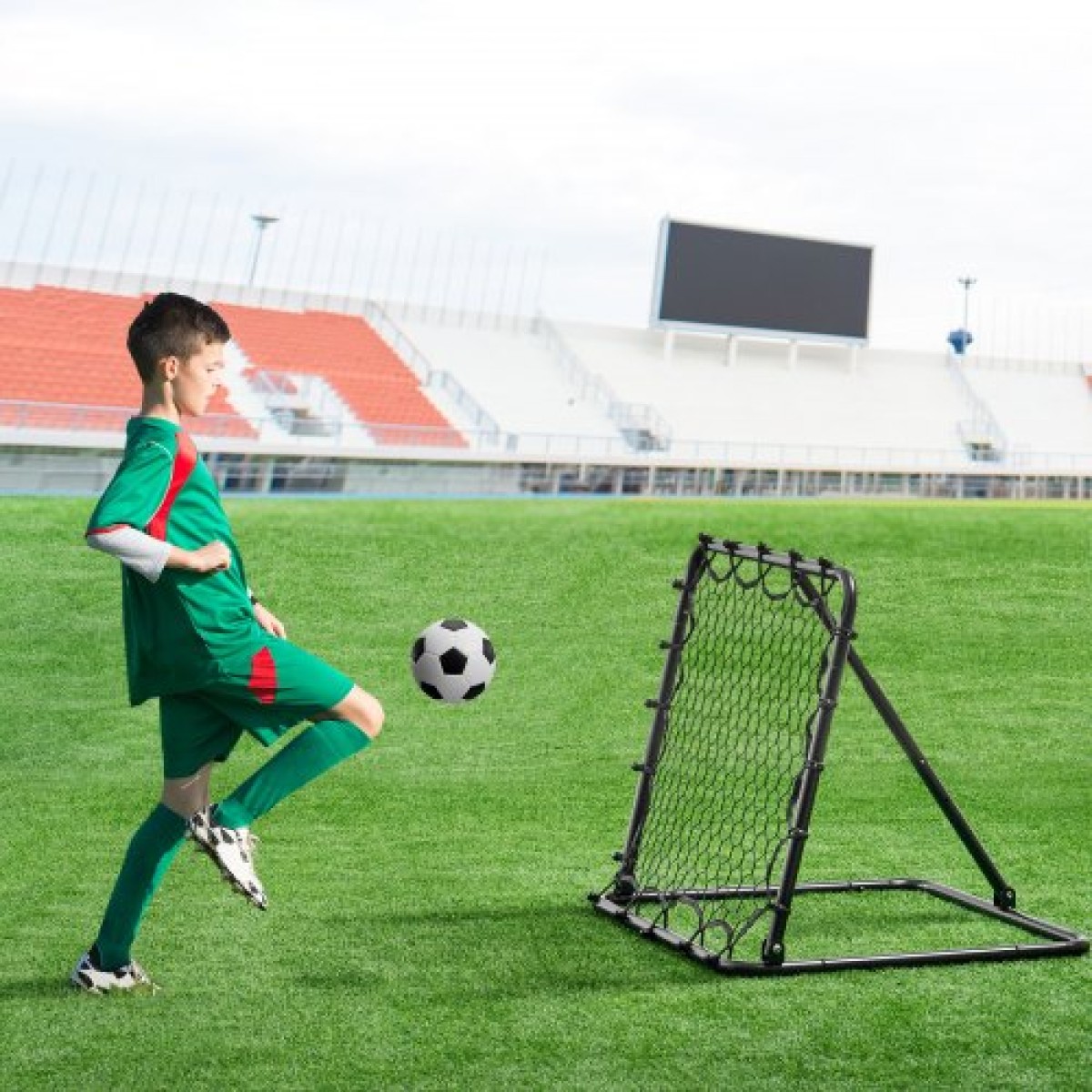 VEVOR Soccer Rebounder Rebound Net, Kick-Back 34"x34", φορητά δώρα προπόνησης ποδοσφαίρου, πλήρως ρυθμιζόμενο δίχτυ γωνιών, βοηθήματα και εξοπλισμός για παιδιά, εφήβους και όλες τις ηλικίες, Εύκολη ρύθμιση και τέλεια αποθήκευση