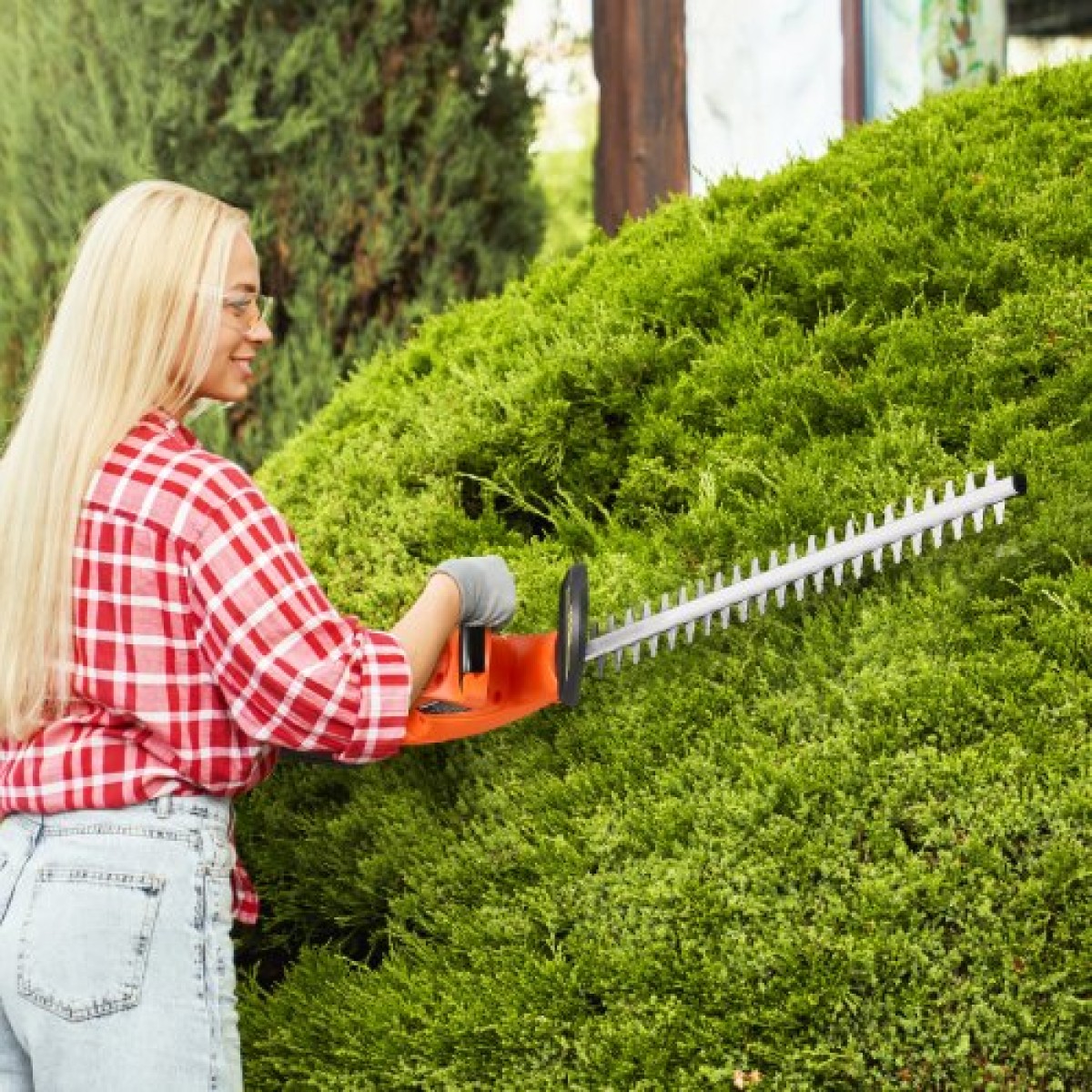 VEVOR Electric Hedge Trimmer, 1200 RPM, Cordless Hedge Trimmer για Low Branch, 20V 2A Battery, Bush Trimmer with 20 in Dual Action Blade & Secure Design, Gardening Trimmer for Yard Lawn Care
