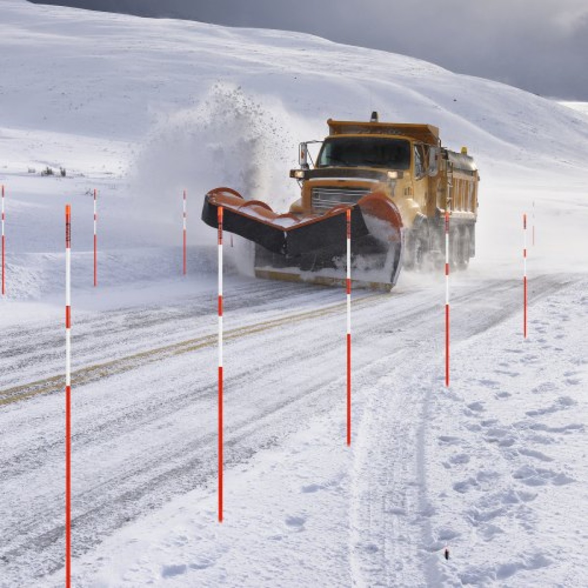 Μαρκαδόροι VEVOR Driveway, 100Pcs 183cm Μήκος 7,87mm, Ανακλαστήρες Hi-Visibility Driveway with 12 in Steel Drill Bits, Reflektive Snow Snow Sticks Fiberglass Pole for Parking, Walkways, Snow Oring