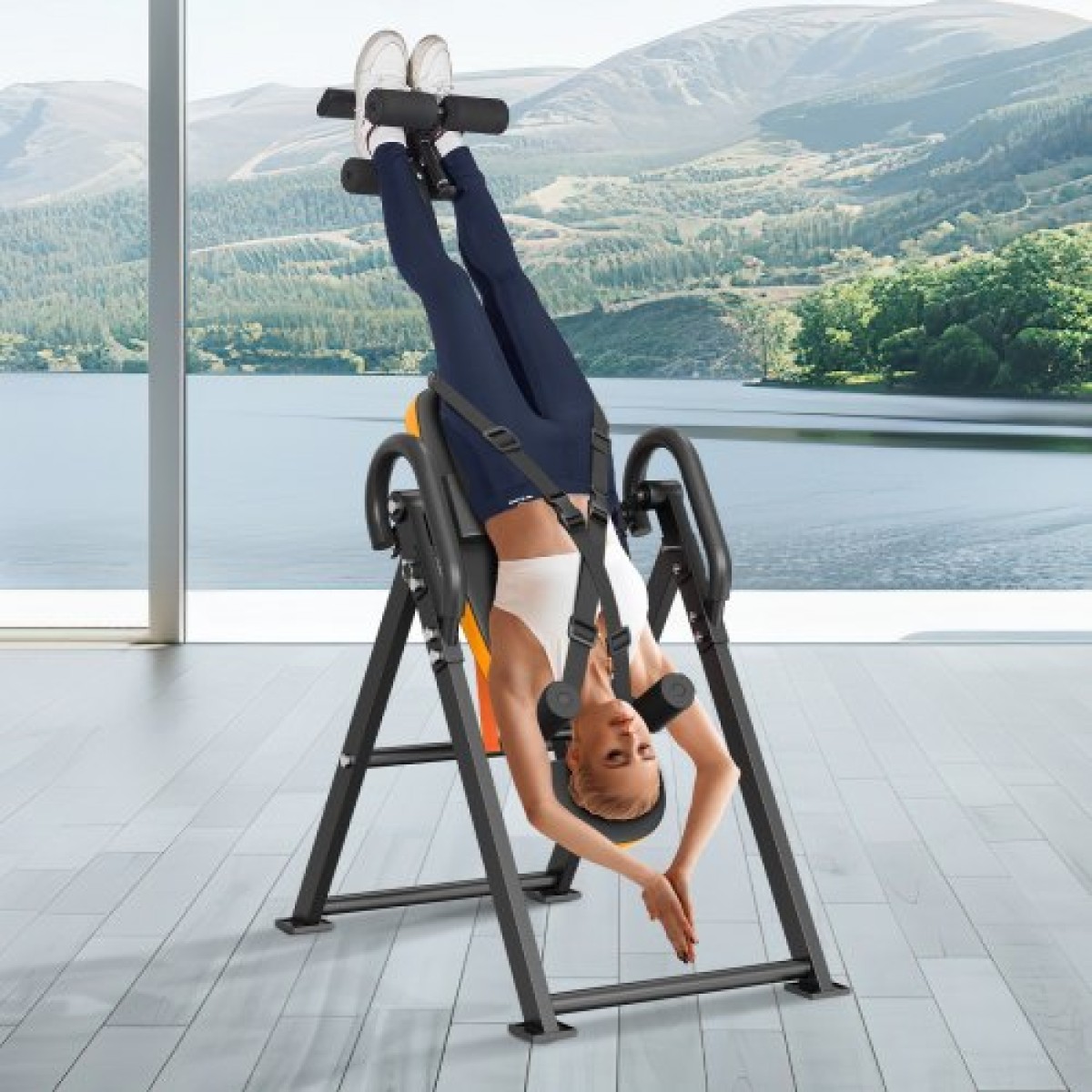VEVOR Inversion Table, 300lbs Capacity Heavy Duty Inversion Table, Μηχάνημα φορείου πλάτης αποσυμπίεσης, Εξοπλισμός προπόνησης δύναμης με προσκέφαλο, κλειδαριά αστραγάλου, ρυθμιζόμενη προστατευτική ζώνη, πορτοκαλί/μαύρο