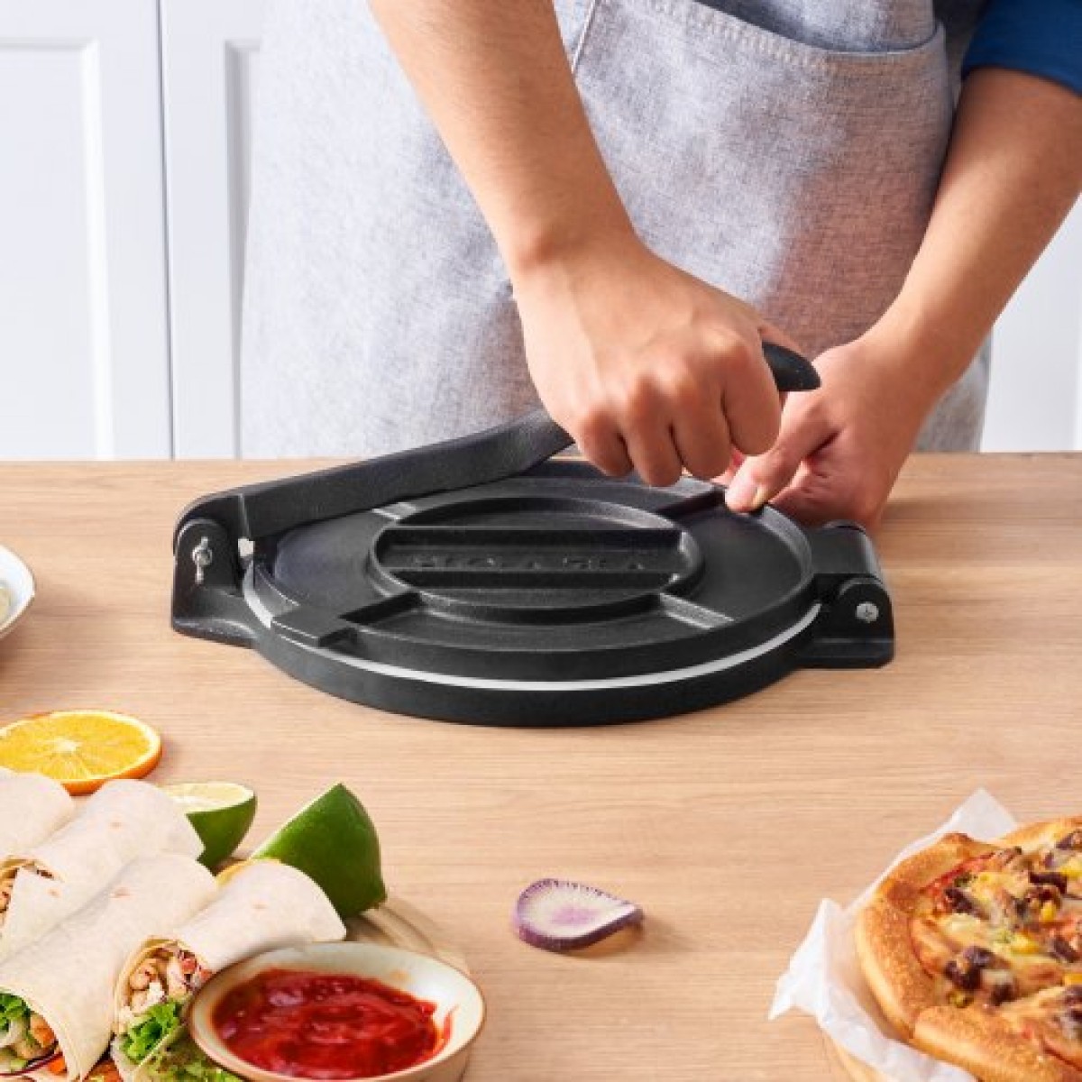 Πρέσα τορτίγιας VEVOR, Πρέσα τορτίγιας και Roti 10 ιντσών, Πρέσα Tortilladora Heavy Duty από χυτοσίδηρο, Pre-seasoned Pataconera Maker με 100 τμχ χαρτί περγαμηνής, Ζυμοποιός για τορτίγια αλευριού, Tawa, ασήμι