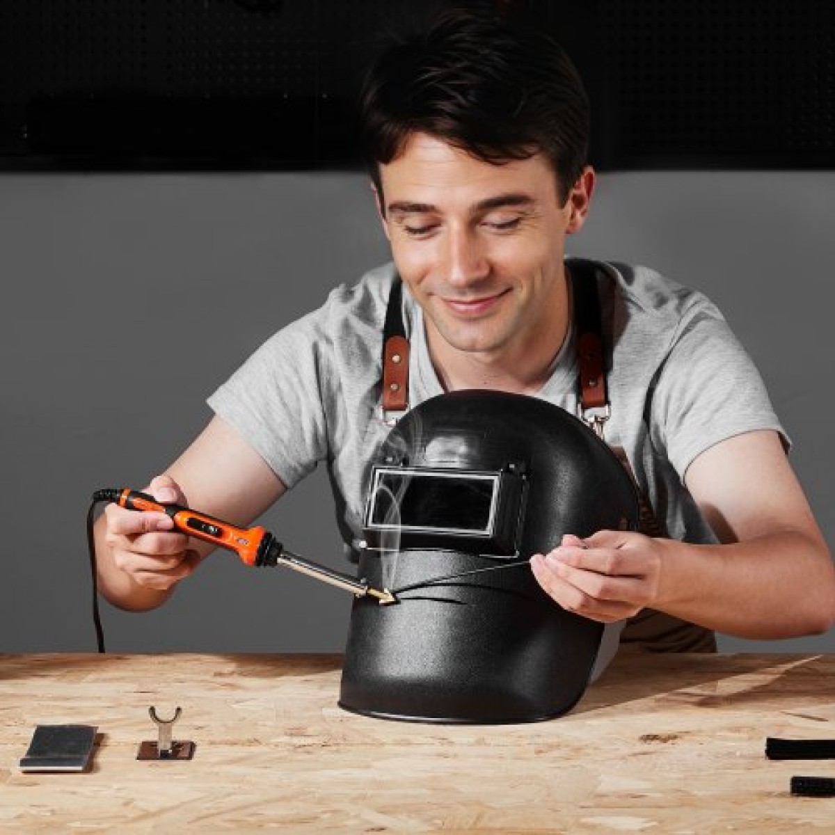 VEVOR Plastic Welder Kit Deluxe, Πλαστικό πιστόλι συγκόλλησης 100W + Συγκολλητικό σίδερο 60 W/100W, Επαγγελματικό εργαλείο συγκόλλησης πλαστικών επισκευών με 1000 τεμ.