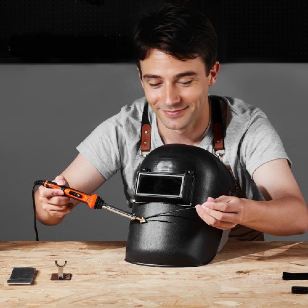 VEVOR Plastic Welder Kit, 60W/100W Πλαστικό Συγκολλητικό Σίδερο διπλής ισχύος με 3 άκρες συγκόλλησης και 20 ράβδους συγκόλλησης, Επαγγελματικό εργαλείο συγκόλλησης πλαστικών επισκευών για προφυλακτήρα αυτοκινήτου, καγιάκ, παιχνίδια, ηλεκτρονικά