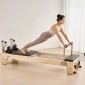 Μηχάνημα VEVOR Pilates Reformer, Ξύλινος εξοπλισμός προπόνησης Pilates για χρήση στο γυμναστήριο στο σπίτι, κρεβάτι Pilates με διπλή αντίσταση - ελατήριο & κορδόνι, σετ Reformer με καθιστικό, έως 400 LBS
