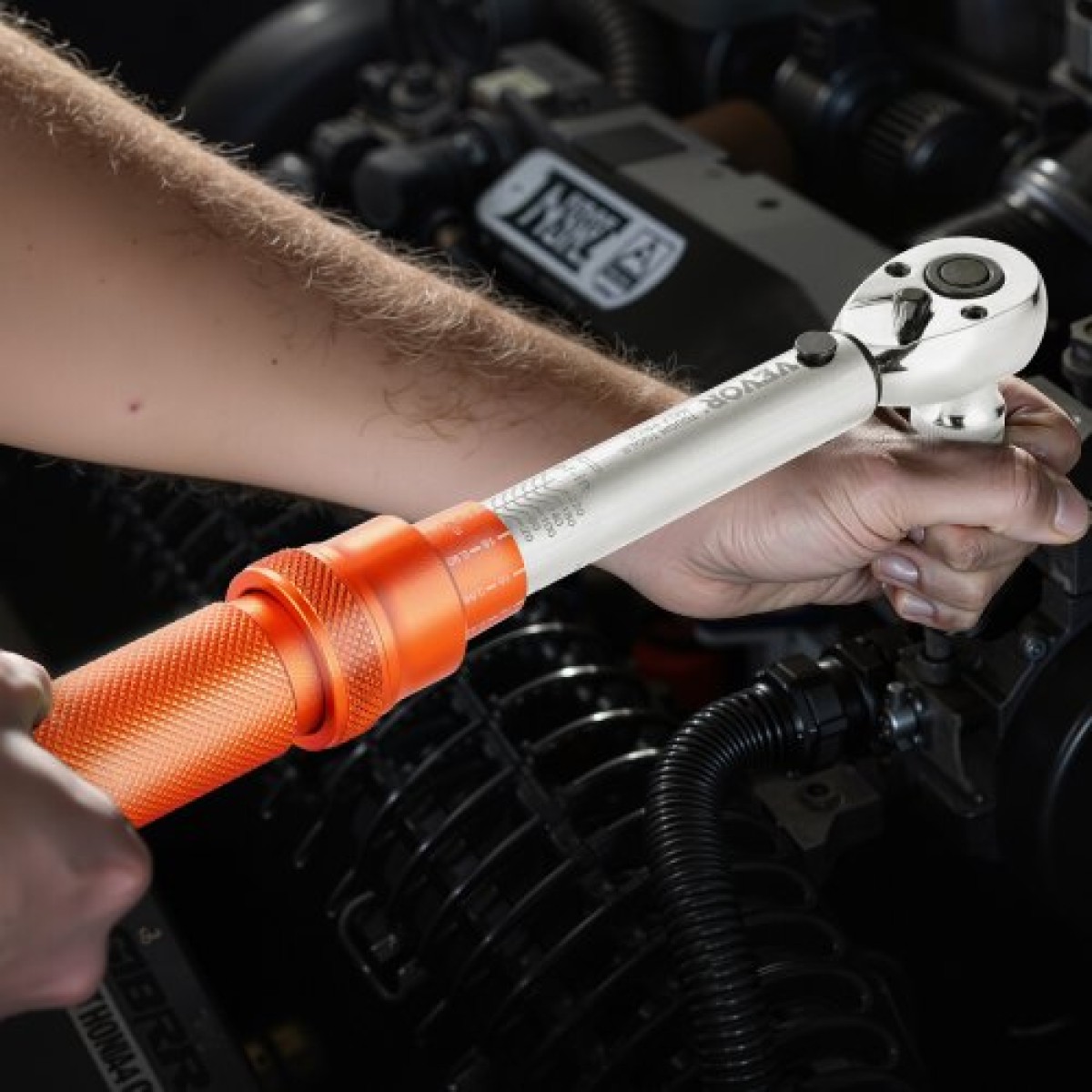 VEVOR Click Torque Wrench Set, 1/4Inch Drive, 20-240 lbf-in / 2,3-27,1 N.m, Dual-direction and Dual Range Scales, 72-Tooth, ±3% High Precision, with Bits, Sockets, Adapters, Extension Bar, Orange